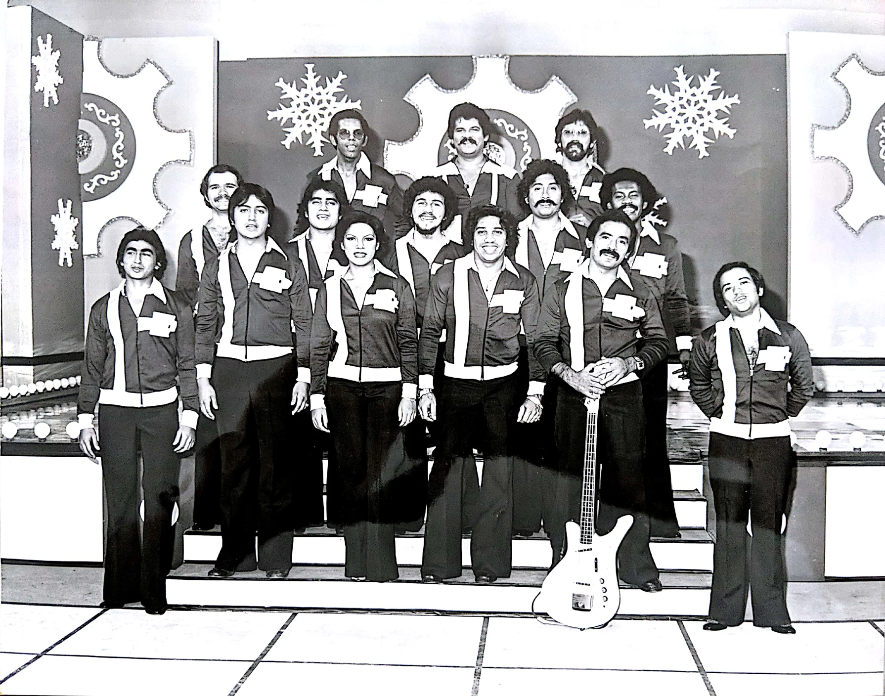 Fotografía histórica grupal de otra de las primeras formaciones de Maracaibo 15 en Caracas alrededor de 1974.